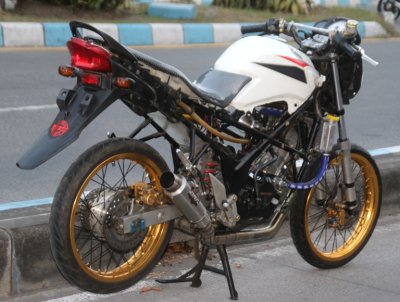 CB 150R Milik Risqy Fahrizi. Up grade performa mesin, sebagai pembuktian menandingi herex. 
