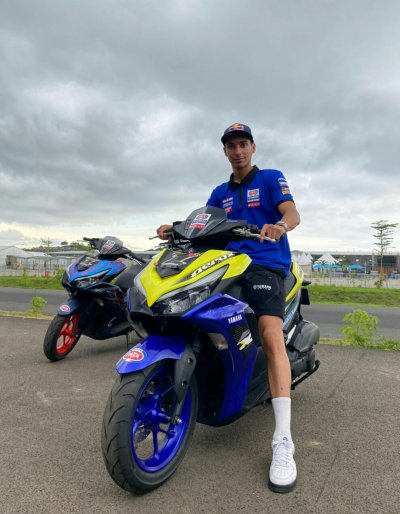 AEROX CYBER CITY MENGASPAL DI SIRKUIT MANDALIKA JADI PADDOCK BIKE RIDER YAMAHA DI WSBK 2022