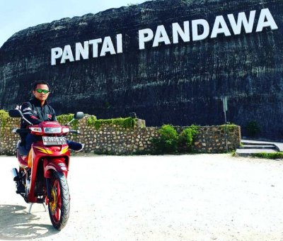 Devit Festia S. Penasehat Jombang Satria Club, tampil visioner &amp; angkat ukuwah islamiyah di setiap aktifitas. 