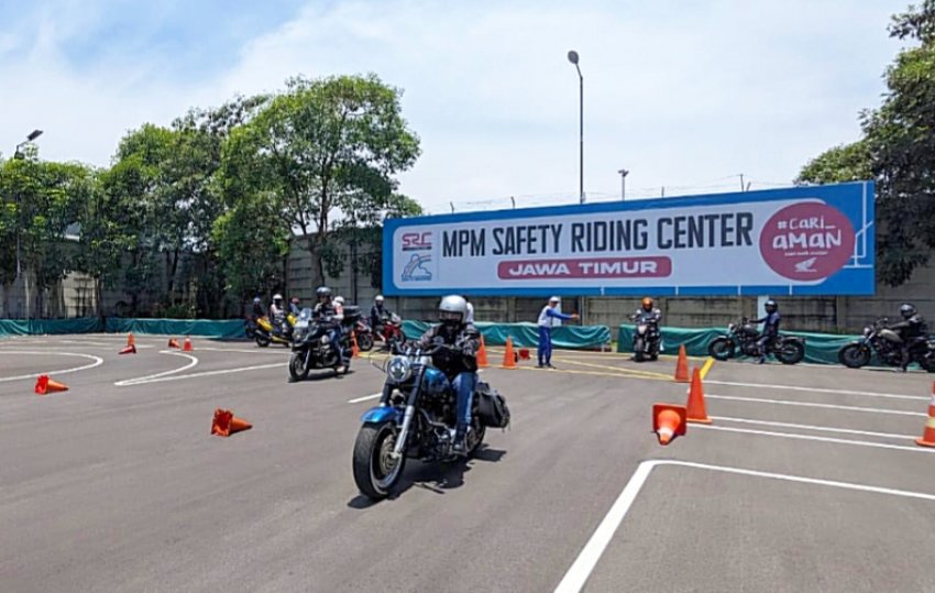 Tingkatkan Keterampilan Berkendara Aman, MPM Honda Jatim Ajak Masyarakat Berlatih di MPM Safety Riding Center
