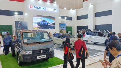 SUZUKI TAMBAH WARNA NEW CARRY DI GIIAS SURABAYA 2025 PERLUAS PEMENUHAN KEBUTUHAN PENGUSAHA