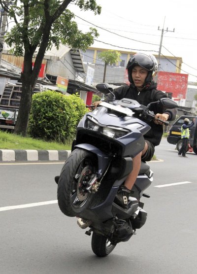 Honda Vario 160, Sidoarjo : KAMUFLASE TONGKRONGAN STANDARD, PERFORMA BRUTAL !