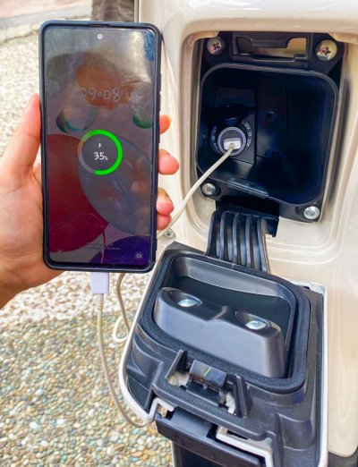 Yamaha STSJ : INI CARA ISI DAYA PONSEL AKI ANTI TEKOR