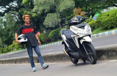 Honda Vario 125 Fi, Sidoarjo : SIASAT DONGKRAK POPULARITAS MATIC LOW END