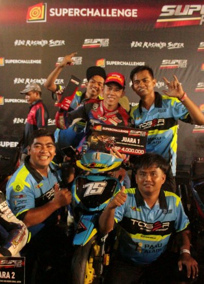 PODIUM SUPERCHALLENGE SUPER PRIX 2025, JADI KADO TERINDAH BUAT BOSS IQBAL TOGER RACING TEAM, PAMEKASAN