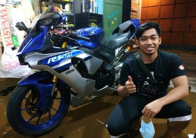 Rama Afrian Syah. Bangga dengan tampilan All New R15. 