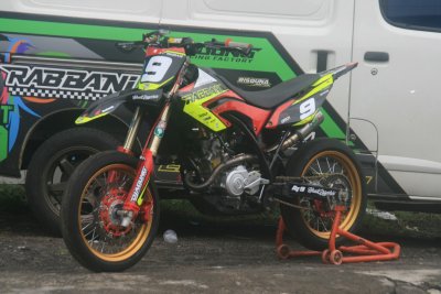 Yamaha WR 155 R, Malang. Pacuan supermoto H. Agus Tole, menjadi yang terkencang untuk saat ini di tanah air.