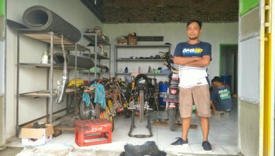 AMS 60 Reborn Garage, Tanggulangin : MANTAN BEGAWAN KARAPAN BANTING HALUAN
