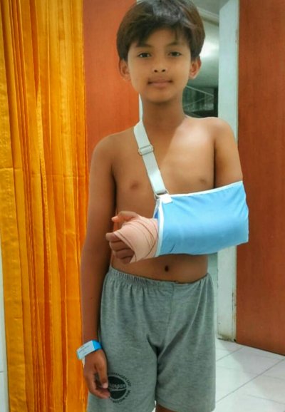 M. Raditya Crosser 65 cc Irizona Tembakau Balap MX Team. Usai jalani perawatan intens di Rumah Sakit ternama Solo. 