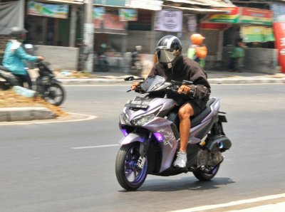 Noval Speed Freaks, Bandung. Bela-belain datang ke Sidoarjo, mencicipi kreasi up grade performa matic RAT Motorsport.