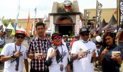 Tim Promosi PT. Omega Saringan Utama Distributor Aki Omega. Mengenalkan doping terbaru buat kuda besi adventure di MAT9, Batu.