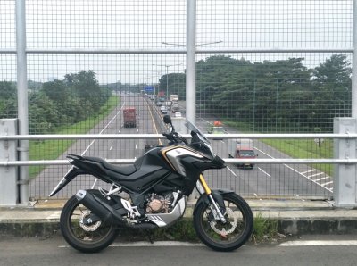 Test Ride Honda CB 150X : PERFORMA MESIN RESPONSIF, SUSPENSI MANTAP &amp; RIDING STYLE NYAMAN BUAT LONG JOURNEY