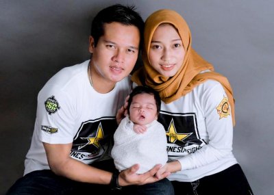 Bunda Litta Rahmawati &amp; Mevans. Bersyukur tak terhingga, dianugrahi momongan laki-laki bernama Bryan Srinarendra Nararya Sanggramawijaya, sebagai cucu Mahkota Nurhikmah Putra Jaya.