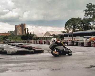 Ban Milleprimo ADX 12". Saat diuji di trek basah sirkuit Sentul Kecil, Bogor.