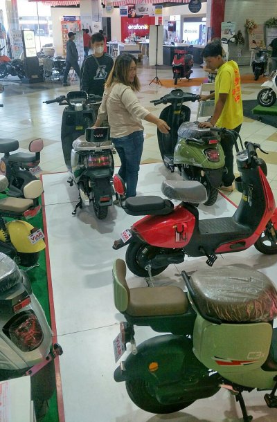 Circle Electric Vaganza, Surabaya : KESEMPATAN LEBIH INTIM, MENGENAL MODE TRANSPORTASI LISTRIK