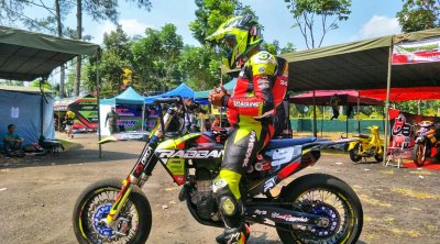 H. Agus Tole Rabbani Javamuda Racing Team, Malang : BERANI TAMPIL BEDA, ESTAFET TONGKAT KOMANDO SUPERMOTO JATIM