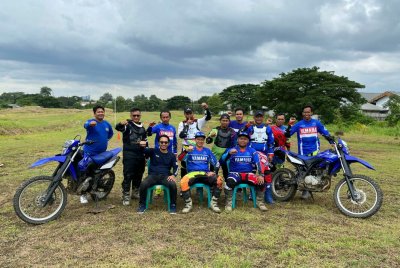 Yamaha STSJ : BERIKAN PELATIHAN RIDING MOTOR OFF ROAD BERSAMA YRA