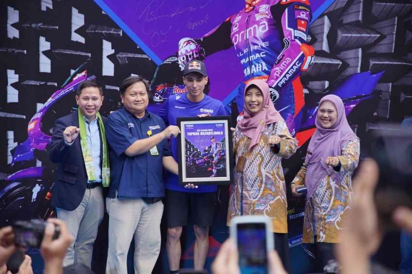 Langsung Jadi Idola, Toprak Razgatlıoğlu Bikin Kagum Pelajar SMK Negeri 39 Jakarta