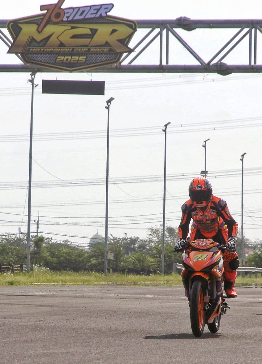 Fadey Maxcel Lutfyan - Giox Racing Team, Pamekasan : BERIKAN KADO INDAH 4 TROPHY, BUAT MTS NEGERI 4, KADUR, PAMEKASAN