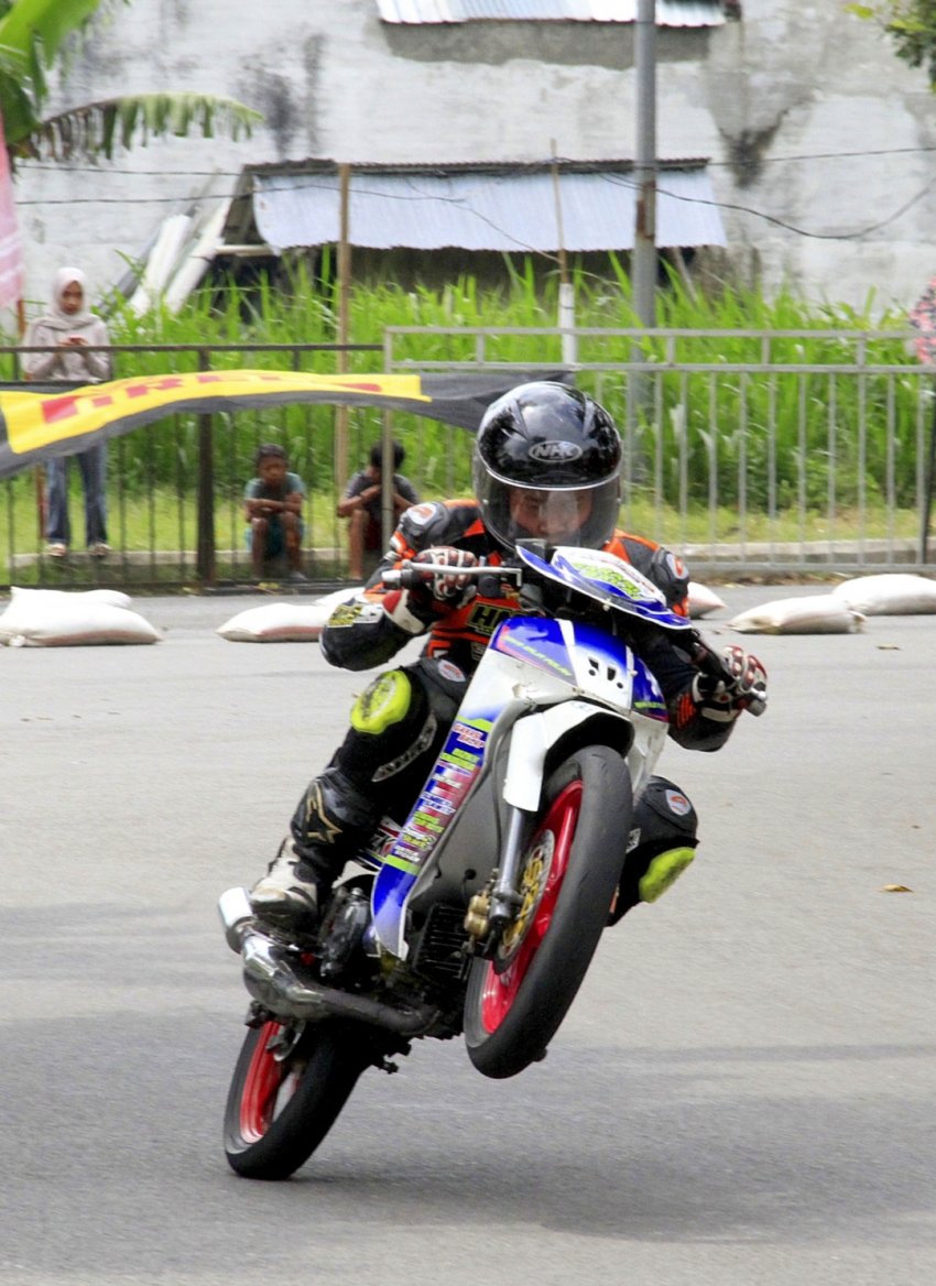 Garasi Balap Arya Raja Polah Jump Start Rizky Shafira Racing Team, Nganjuk : PIKAT PERHATIAN PUBLIC RACING ! DOBRAK EMPAT PODIUM KELAS BERGENGSI