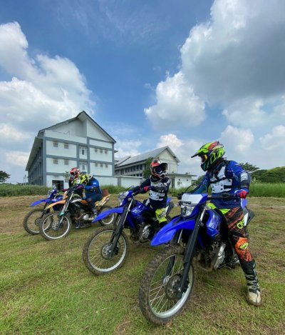 Yamaha Riding Academy : BEKALI TEKNIK &amp; SKILL OWNER WR 155R, HADAPI TREK OFF ROAD