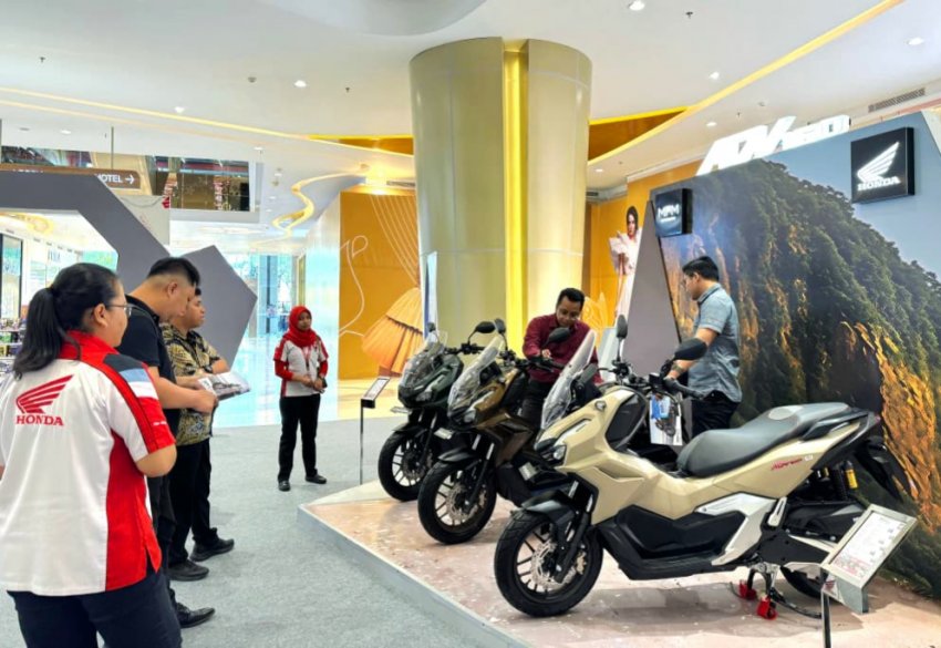 Datang & Rasakan Sensasi Berkendara New Honda ADV160 di Trans Icon Mall Surabaya !