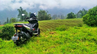Testride Aprillia SR GT 200 : PANTAS DISAPA MATIC ENDURO ADVENTURE, RINGAN HADAPI TANJAKAN &amp; JAGO DI TOP SPEED