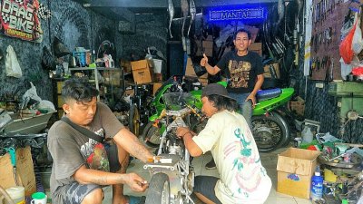 B Joss Reborn, Surabaya : BERGESER DI WILAYAH STRATEGIS, PRESTASI DI TREK 402 MAKIN EKSIS