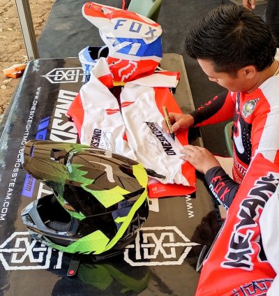 Pangeran Nurhikmah Putra Jaya. Telah menjadi tradisi persiapkan helm, apparel &amp; jersey signature The Real Man, di setiap kejuaraan motocross.