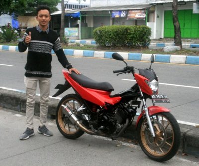 Fernando Owner Satria F 187 cc. Milenial asli Wonogiri penghobi otomotif, Puas dengan hasil kreasi RAT Motorsport, Sidoarjo.