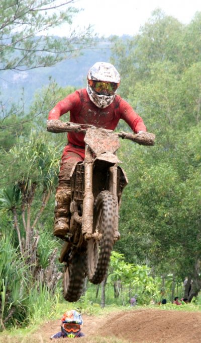 Suryadi Crosser Executive - Excelent MX Team : 100% JALIN SILATURAHMI DI MOTOCROSS &amp; MENJADI RUJUKAN KONSUMEN MOBIL BEKAS DI PAPUA