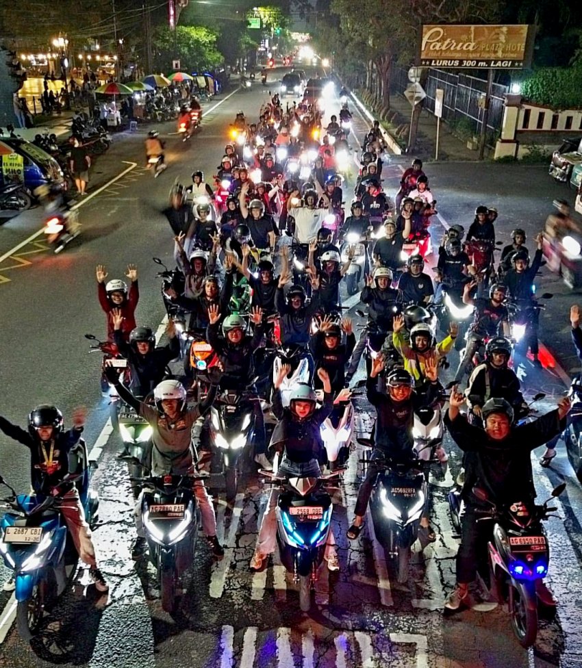 Kompak ! Biker Honda Vario Ramaikan “Laki Code” Lewat Satmori dan Night Ride di Blitar