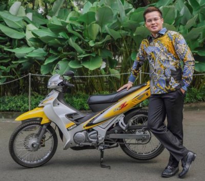 Mevans Sanggramawijaya rider Onesixeight Racing Team. Menebus Yamaha 125Z, untuk mengenang perjalanan hidup &amp; kisah kasih Papa tercinta mengenalkan hobi otomotif. 