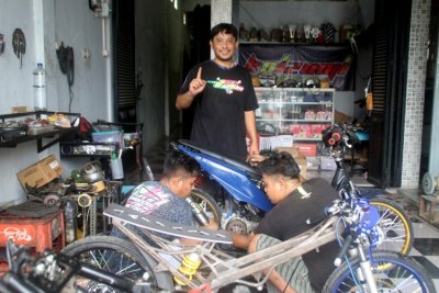 Dimas Krezek, Tulungagung. Konsisten di jalur racing &amp; terus mengembangkan layanan soal racing.