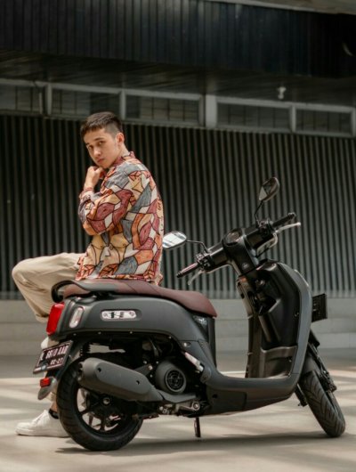 YAMAHA STSJ UNGKAP ALASAN KNALPOT MOTOR DI SEBELAH KANAN