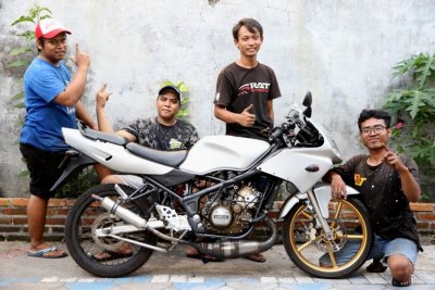 Squad Rat Motosport, Sidoarjo. Inovatif, solid tebar wabah &quot;standar wani ngeyel&quot;.