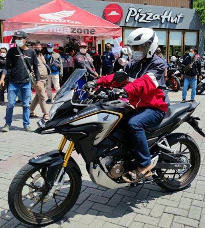 Riding Experience New Honda CB150X, Surabaya : TAMPILAN FRONT SPOILER &amp; PEPRFORMANYA DISAMBUT ANTUSIAS LOYALIS HONDA