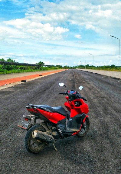 Honda All New Vario 160 : PERFORMA RESPONSIF TEPAT MENJADI PARTNER AKTIF PENGGEMAR TOP SPEED