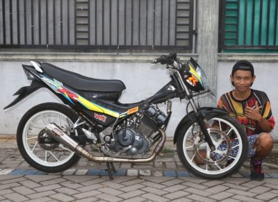 Zidane Andi Kurniawan siswa RAT Racing School, Sidoarjo. Up grade Satria F 200 cc, implementasikan ilmu mengorek mesin paling up to date.