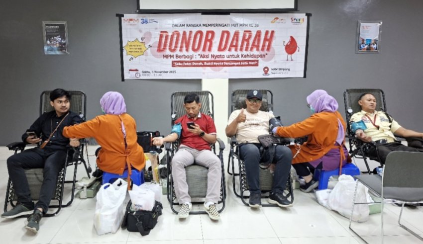 Aksi Donor Darah Warnai Perayaan HUT Ke-38 MPM Honda Jatim