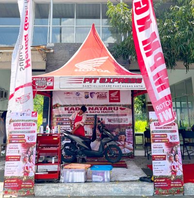 Kado Nataru untuk Masyarakat Ngawi, AHASS Road Show Nataru Hadirkan Servis & Ganti Oli Gratis di Pos Terpadu Mantingan