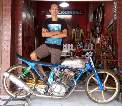 Adi Plentiz - Kete2 Putra Murni, Trenggalek. Dari 2 tak ekspansi ke sport 4 tak, mengikuti perkembangan otomotif segmen racing kekinian.
