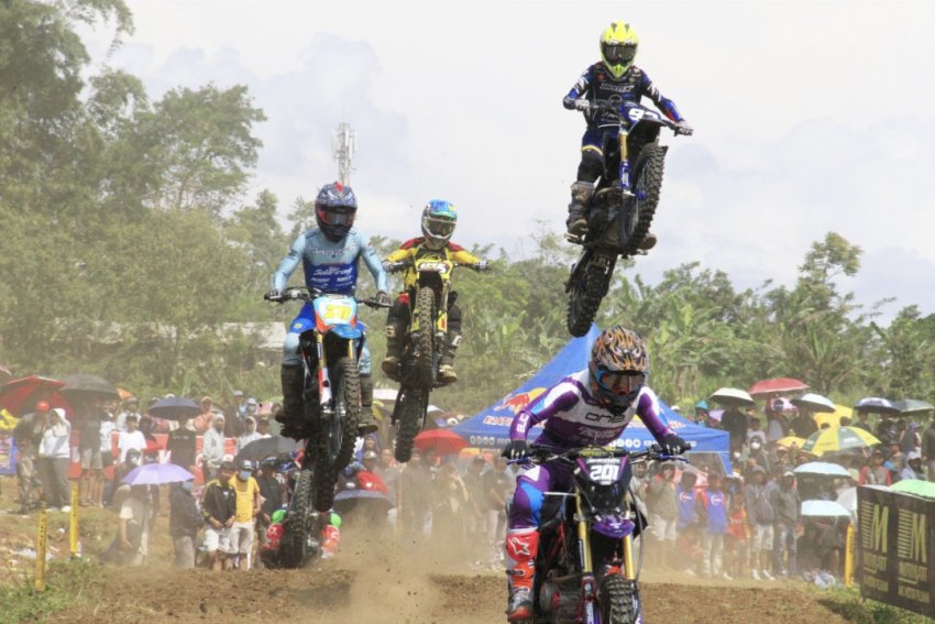HM. Kadafi Ketua Komisi Motocross IMI Pusat : BIJAK MELUMERKAN  POLEMIK GRAND FINAL MX GTX SAAT BERGANTI TAHUN