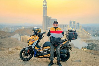 MAXI Unstoppable Journey : KISAH PERJALANAN BIKER XMAX TEMBUS 12 NEGARA & UMROH DI TANAH SUCI MEKAH