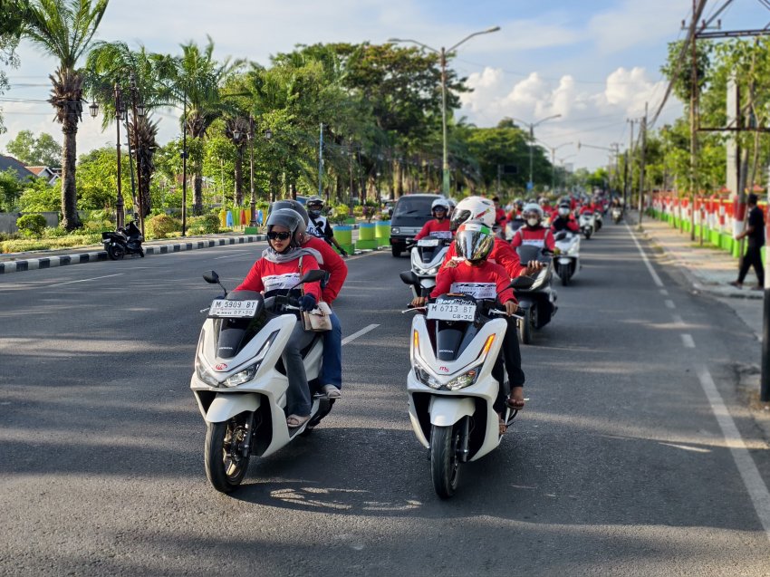 #Cari_Aman Naik Motor Saat Cuaca Panas Bersama Honda