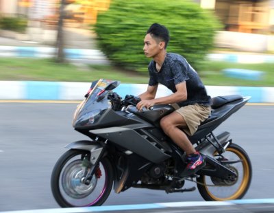 Rizqy Pilot 500 Meter. Saat menguji coba performa R15 hasil duet RAT Motorsport &amp; Dedy Chevrolet Motor, Sidoarjo.