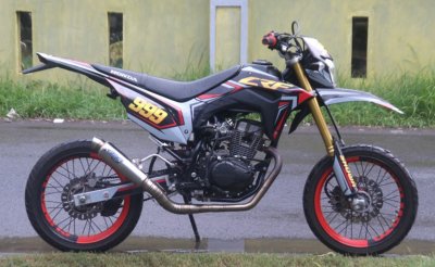 Supermoto Herex. Transformasi penghobi supermoto yang ingin mengadu performa speed di trek lurus.