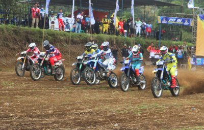 YAMAHA WR 155R BINTANGNYA PORPROV IX 2025 JATIM