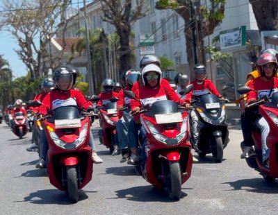 Penting, Jaga Konsentrasi  Saat Naik Motor Agar #Cari_ Aman di Jalan