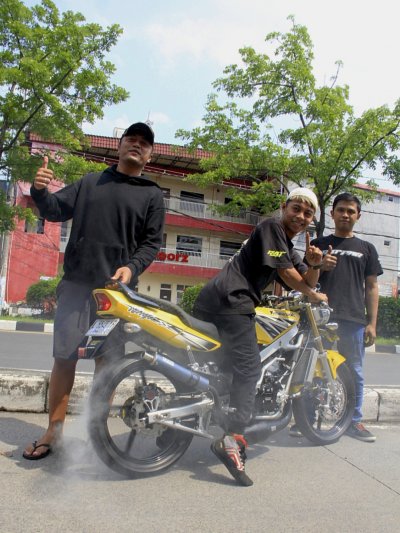Ninja &quot;Pecel Malam&quot;, Sidoarjo : NGAJI OYI BALAP OYI !